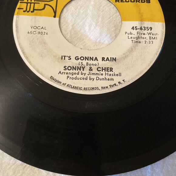 Sonny And Cher I Got You Babe/It’s Gonna Rain 45RPM ATCO Records 1965 - Picture 11 of 13
